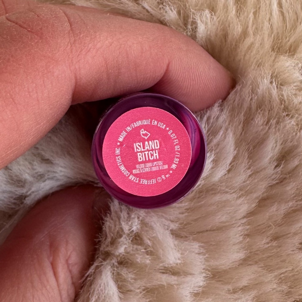 2x RARE NEW Mini Jeffree Star Liquid Lipstick - Island Btch - Picture 3 of 8